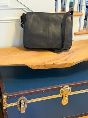 Latico Minimalist Y2K Dark Brown Leather Messenger Laptop Bag (VGUC)